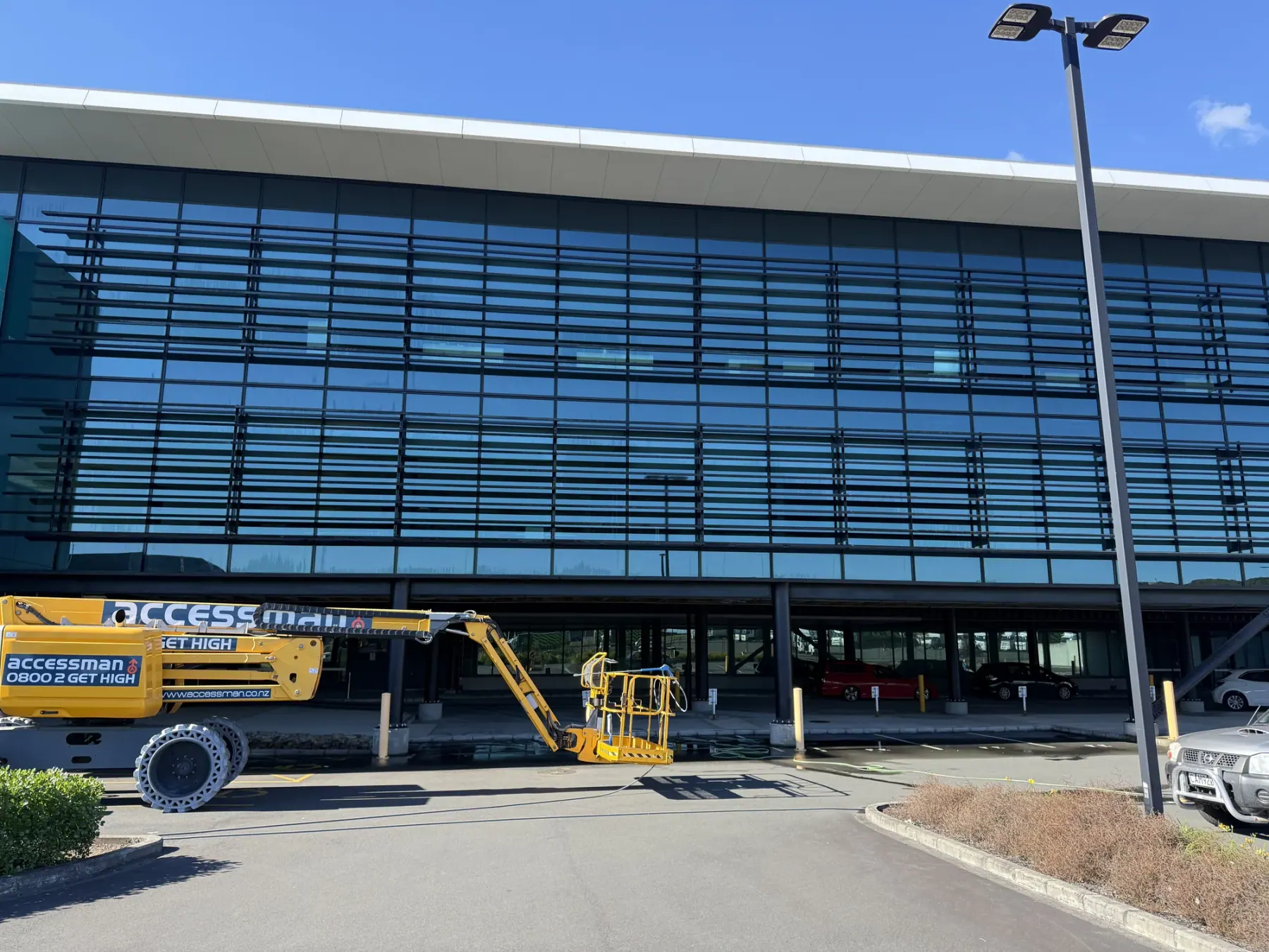 Commercial window washing